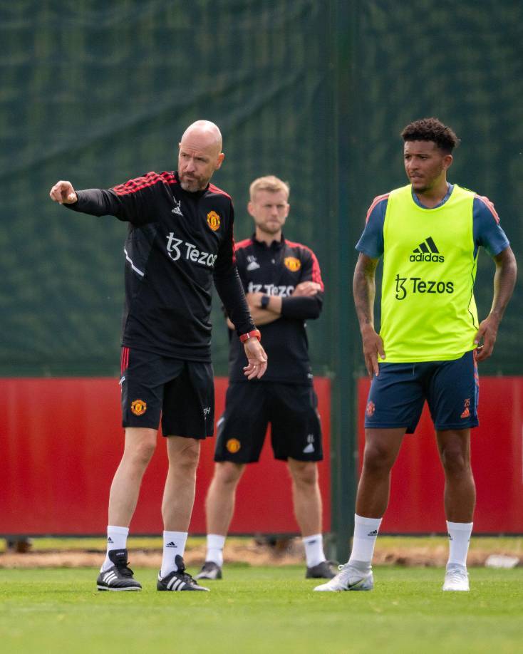 Los ‘mandamientos’ de Ten Hag se resumen en cuatro palabras: “Comer, dormir, jugar, repetir”. 