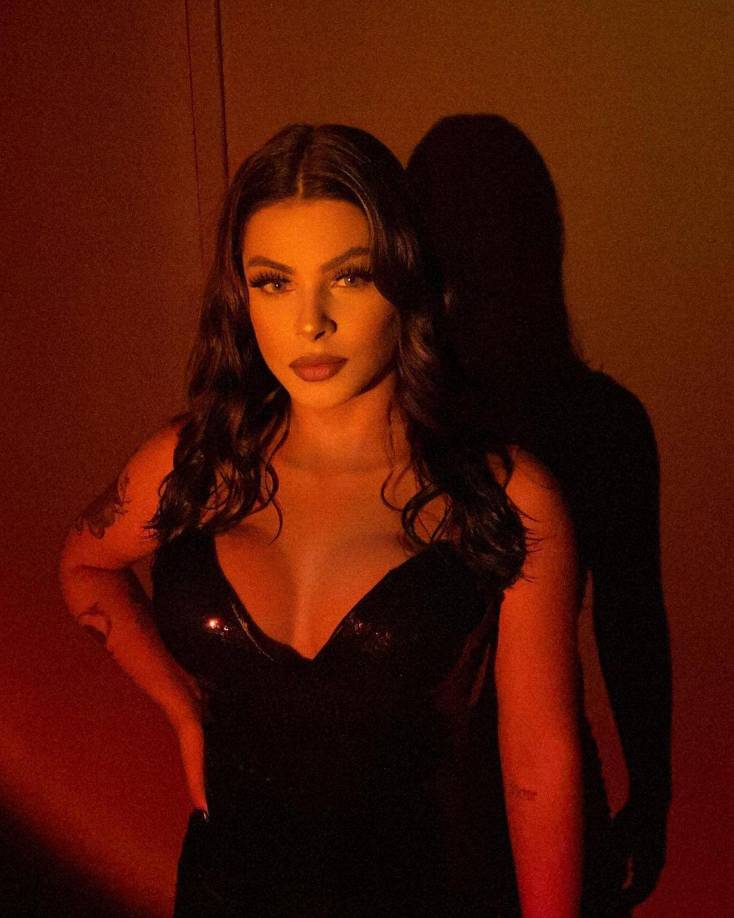 Y agregó: “Cariño, no soy parte de ninguna comunidad, lo único de lo que soy parte es de cuidar mi propia vida. Estoy cansada de que me falten el respeto”.