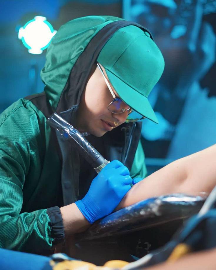 La esposa de Delman, Nancy Barrientos, quien acompañaba a Delman en su viaje a Barcelona, se mostró muy triste por su muerte y esperando que la gente le recuerde como lo que era: un artista.