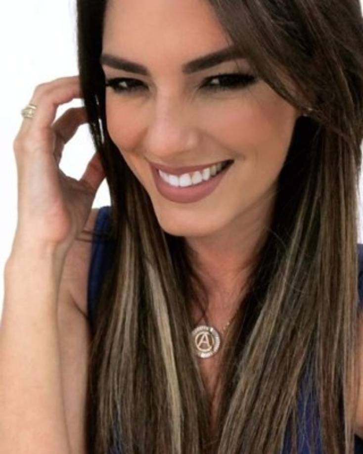 Durante un reciente video compartido en el canal de YouTube de Espino, ambas compartieron el momento más lindo que vivieron juntas: “Creo que el mejor recuerdo que compartimos juntas fue cuando ella dio a luz, yo estaba ahí con ella cuando nació Pedrito”, explicó con una sonrisa.