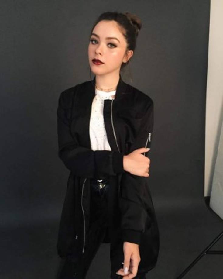 Su breve aparición en la serie biográfica del Luis Miguel de seguro la ayudará a incrementar su popularidad y la de su grupo.