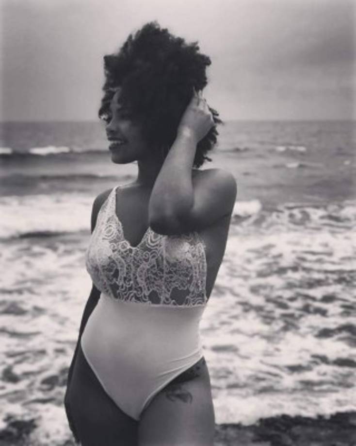 'El que se incluyeran tambores, hizo la experiencia más memorable, este momento lo tomé como la oportunidad de mostrar más de nuestro ambiente, la personalidad de la gente humilde, personas que gozan de la vida y sonríen siempre; esa alegría que muestro en el video es un sinónimo de lo que es la vida aquí en la isla”, aseguró la belleza hondureña.