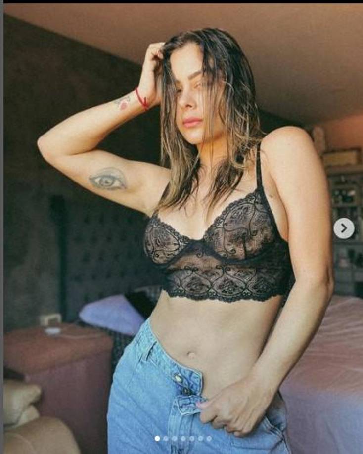 Jonathan Fabbro es un exfutbolista de la selección paraguaya, reconocido por su puesto de mediocampista y por ser el novio de Larissa.