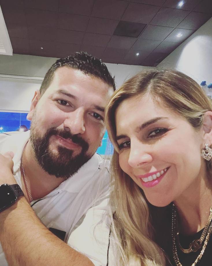 “Yo no la invité a tomar un café señora Anabel, la invité a que me diera la cara, que me enseñe las pruebas de lo que usted está diciendo. No sé por qué se siente tan poderosa, yo no le tengo ningún temor, así sea del mismísimo Presidente yo me voy a defender cuando haya una calumnia o difamación hacia mi esposo o hacia mi familia, yo me voy a defender de quien sea”, expresó Panini.