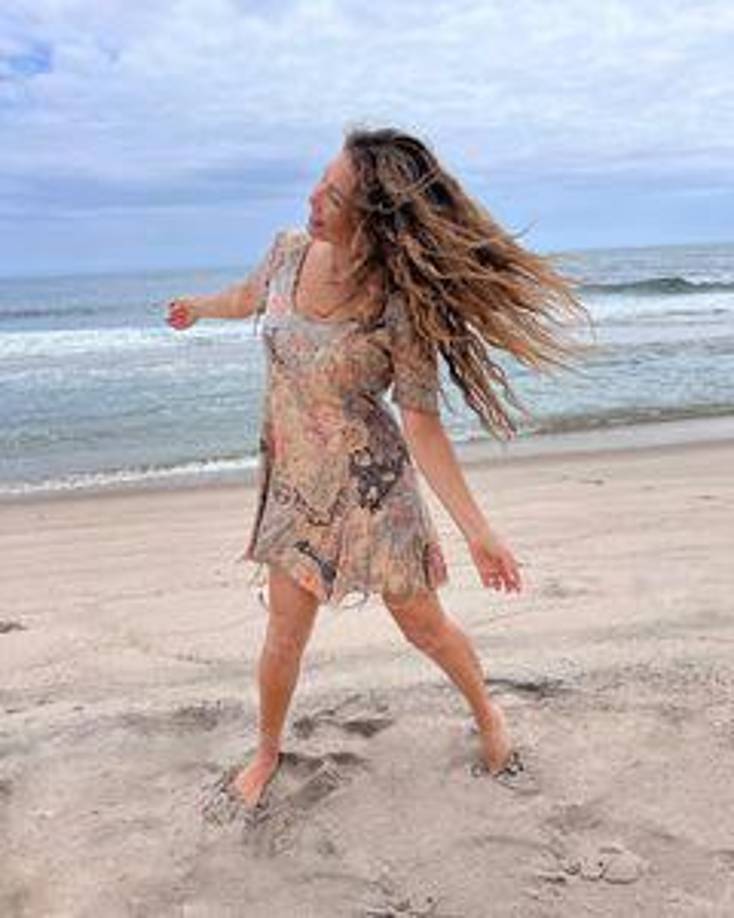 Thalía también compartió el proceso creativo del personaje, que al igual que en los años 90, le tomó varios minutos.