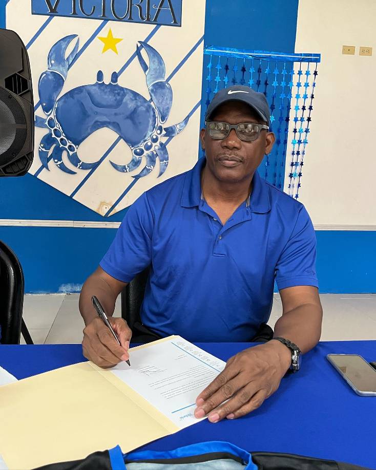 Raúl Sambulá fue anunciado como entrenador de las reservas del Victoria. 