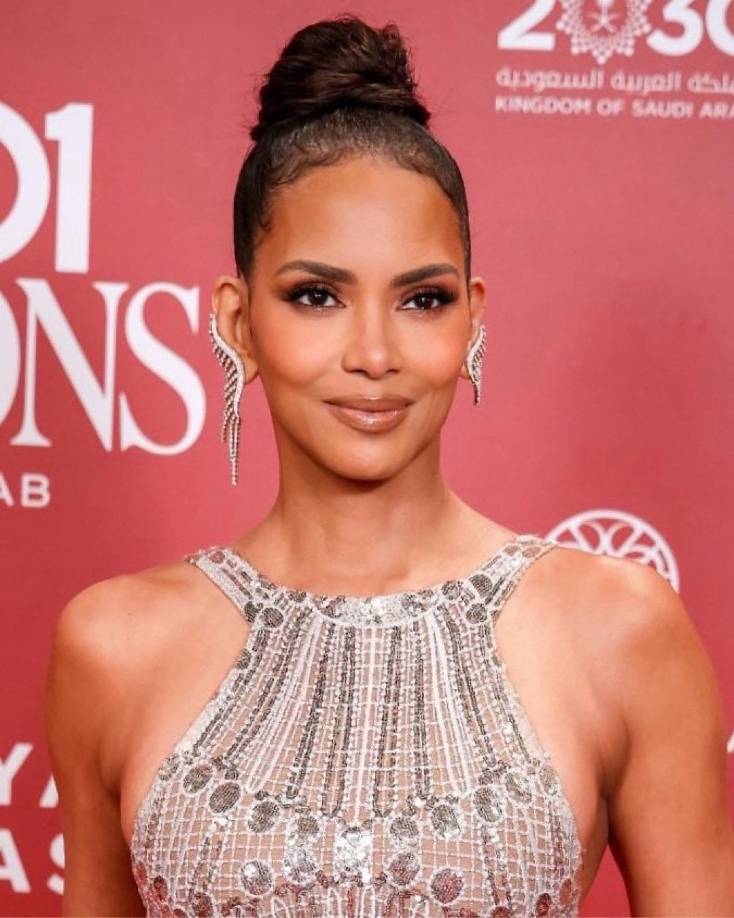 La iniciativa surgió gracias a <b>Jenna Cooper,</b> agente inmobiliaria y fundadora de +COOP, quien transformó su tienda de artículos de hogar en un centro de distribución de donativos luego de sentir que necesitaba “hacer algo” para aliviar las necesidades de la gente que ha perdido sus casas.