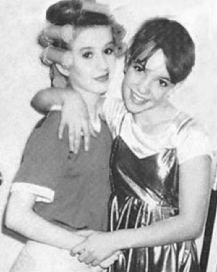 “A una mujer que ha trabajado bajo las condiciones y la presión más inimaginable, les prometo que se merece toda la libertad posible para vivir la vida más feliz. Mi corazón está con Britney. Se merece todo el amor verdadero y todo el apoyo del mundo”, concluyó Aguilera.