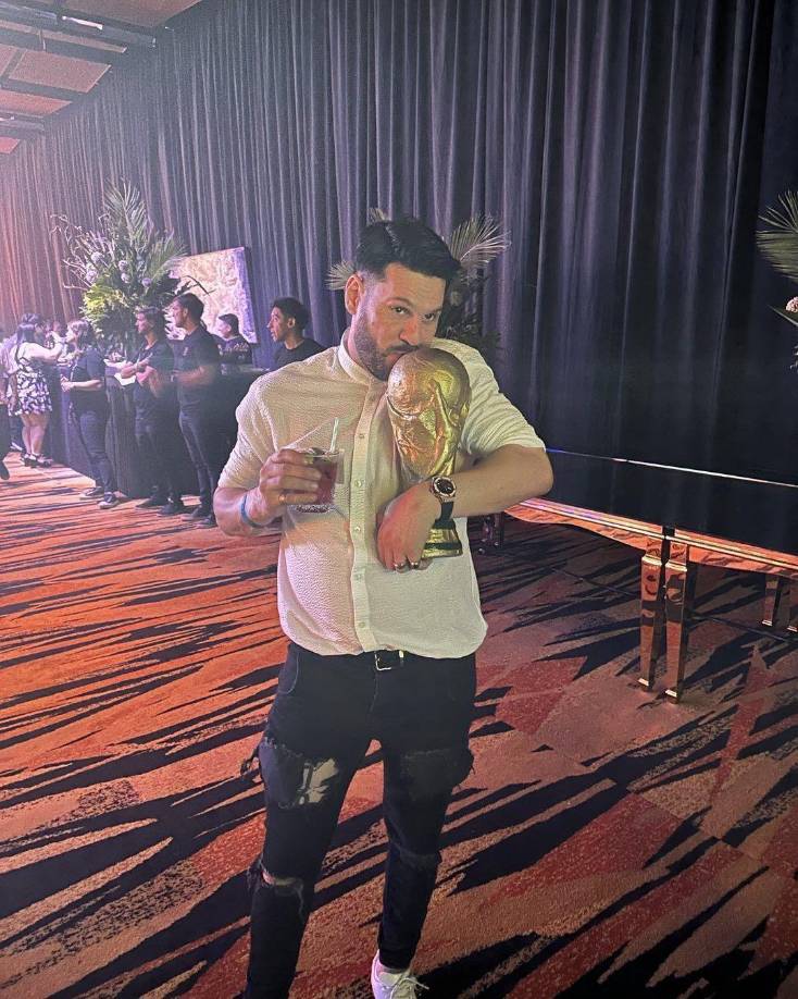 “Para mí, Barcelona se empezó a conocer por Messi, no lo conocía nadie, era más conocido Madrid. Entonces, que te paguen así no está bueno. El que tuvo la oportunidad de viajar a Barcelona y vio qué es, entra al museo y el museo es Messi”, relató su hermano en un en vivo de Twitch .