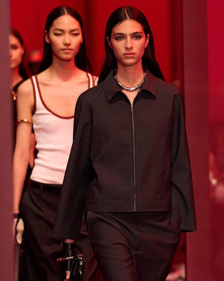 En la pasarela predominaron una variedad de conjuntos.