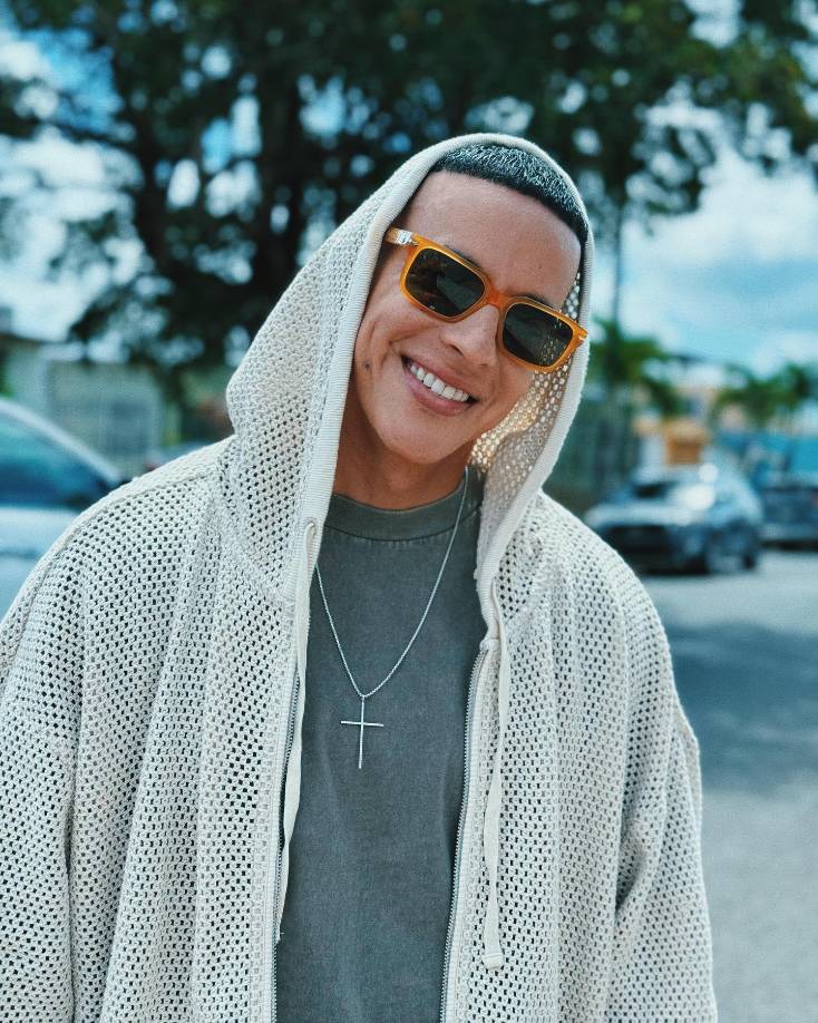 Además, el creador de éxitos como “La Gasolina”, “Llamado de emergencia”, “Con calma”, y “Rompe”, ahora dedica gran parte de su tiempo a los deportes, pues compró la franquicia de la Liga Profesional de Pádel en Orlando para la temporada 2024 que lleva el nombre de “Flowrida Goats”.