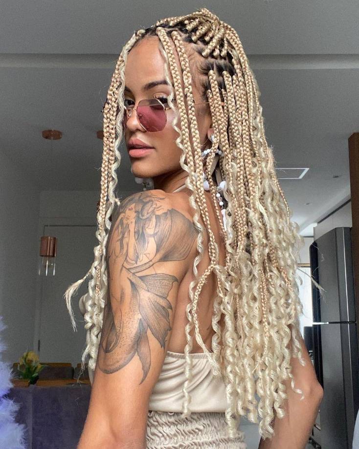 Tras el terrible accidente, los seguidores de Alana Paiva se inundaron de mensajes con oraciones por la salud de la influencer brasileña.