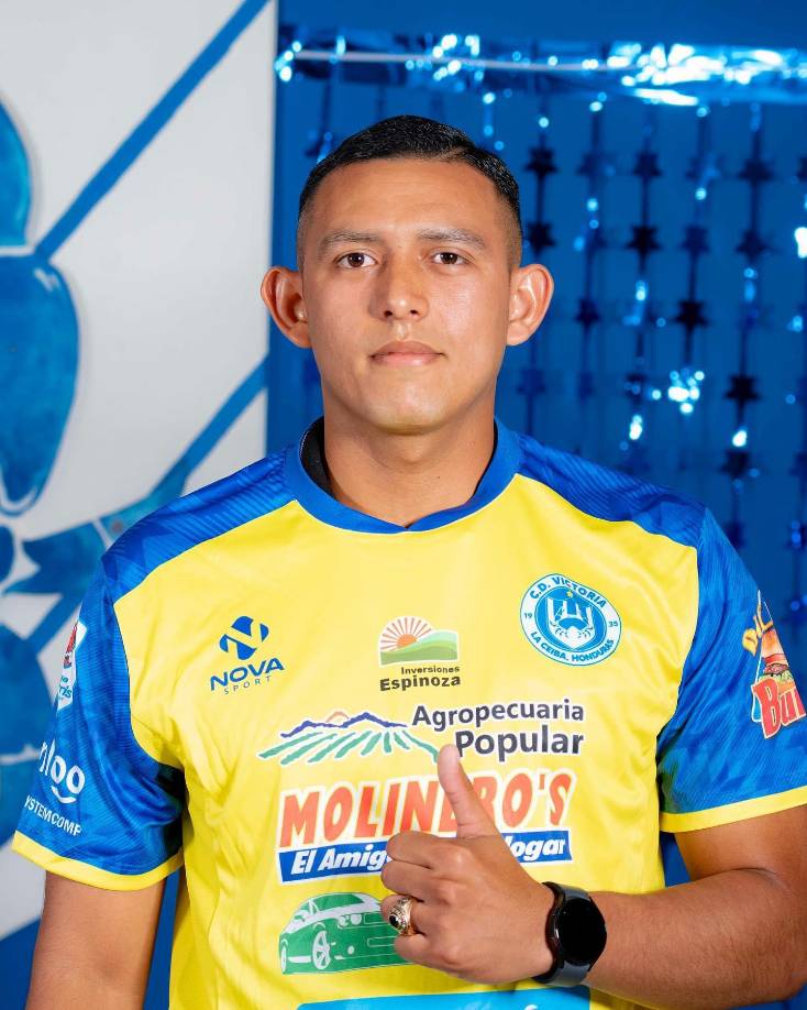 El Victoria anunció el fichaje del mediocampista Orlando José Cornejo, quien llega procedente del Galaxy de Roatán .