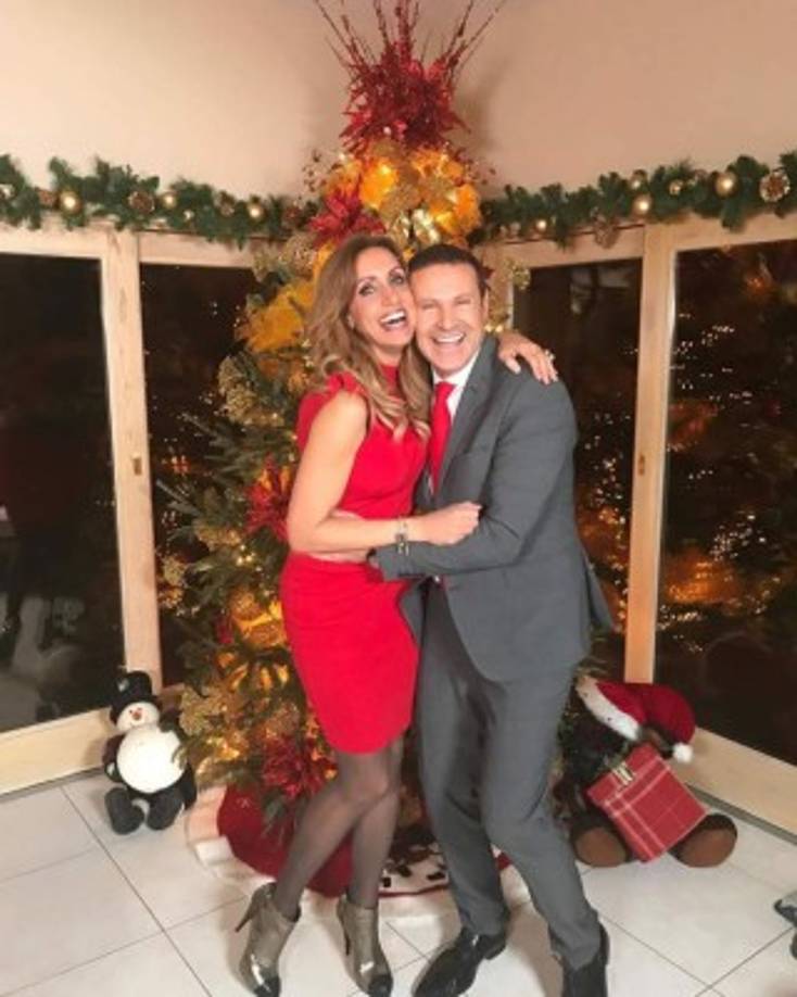 Lili Estefan y Alan Tacher en un árbol de Univisión.
