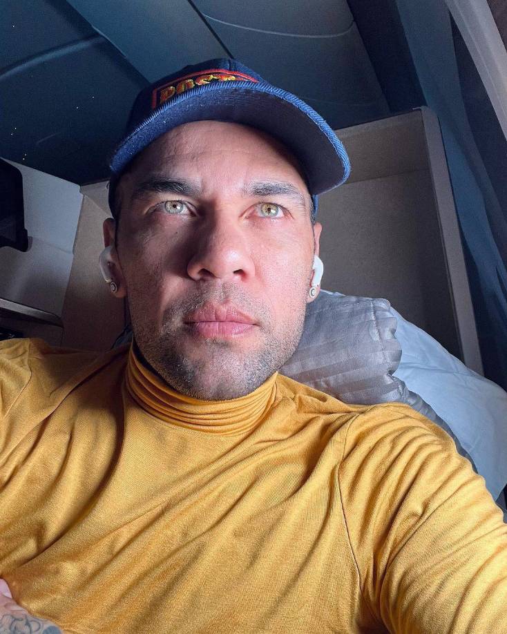 La situación de Dani Alves no varió en los últimos meses. Desde aquel 20 de enero, cuando fue detenido por ser el presunto autor de una agresión sexual contra una joven de 23 años en la discoteca Suttón de Barcelona, el jugador más ganador en la historia del fútbol sigue tras las rejas en el centro Brians 2.