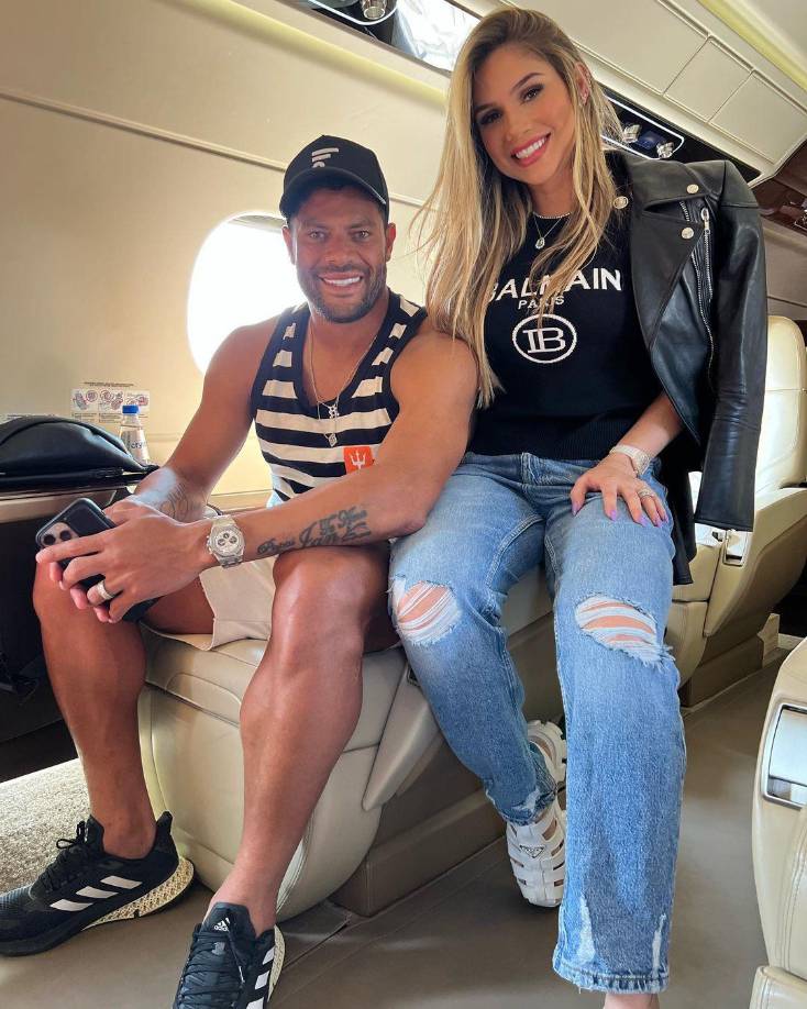 El futbolista brasileño comparte los bellos momentos que vive con la sobrina de su exesposa tras varios años de la polémica.