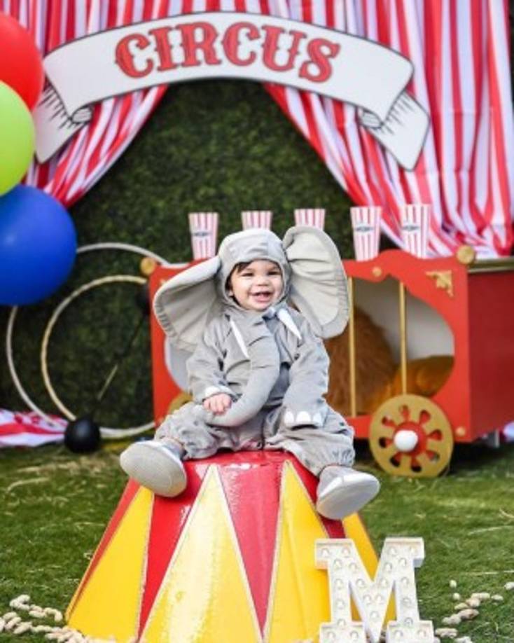 Por su parte Matteo lució este traje de elefante que obtuvo miles de like en Instagram.