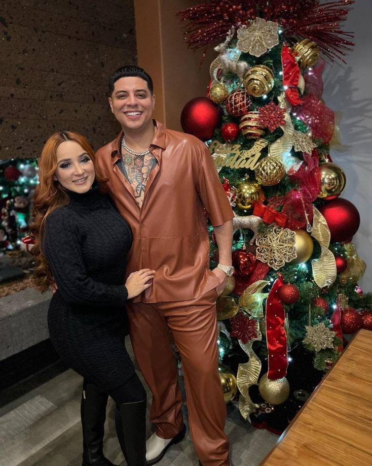 Durante su discurso, el artista parece que también recordó su fallido matrimonio con Daisy Anahy, a quien conoció a los 15 añpos y con quien tuvo 14 años de relación, 9 de casados y con quien procreó a tres hijos. “Perdí muchas cosas que no van a volver a regresar y la verdad pongo en la balanza todo lo que he vivido y sinceramente así tenían que pasar las cosas”, aseguró.