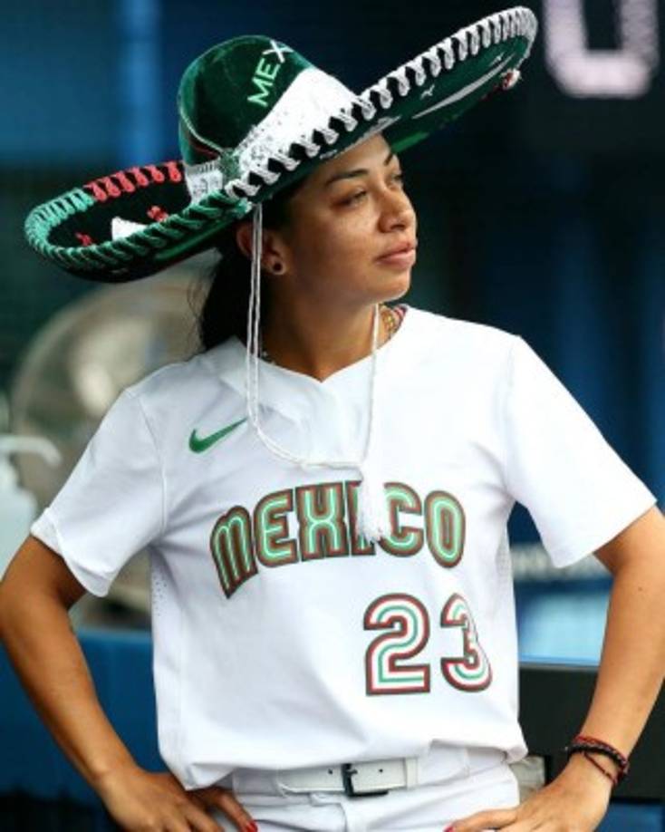 El conjunto estuvo formado por una mexicana de nacimiento, la jardinera Stefania Aradillas (foto), y las demás fueron estadounidenses con padres mexicanos.