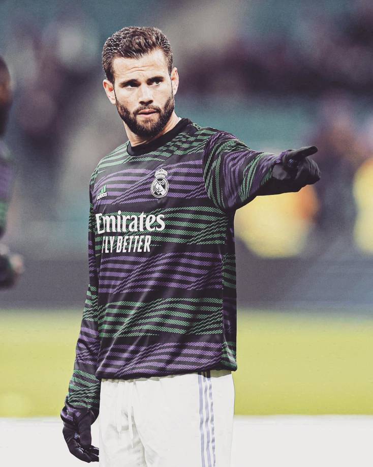 Nacho Fernández: Prensa española informa que el defensor no se siente valorado en el Real Madrid y por lo tanto medita irse del club madridista de cara a la próxima temporada. La directiva quiere que siga, pero el zaguero está pensando en una salida.