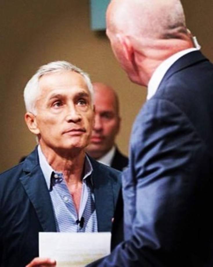 14. En el 2016 Donald Trump sacó al periodista de una conferencia de prensa. Desde entonces aumentó más la popularidad del periodista en Estados Unidos.