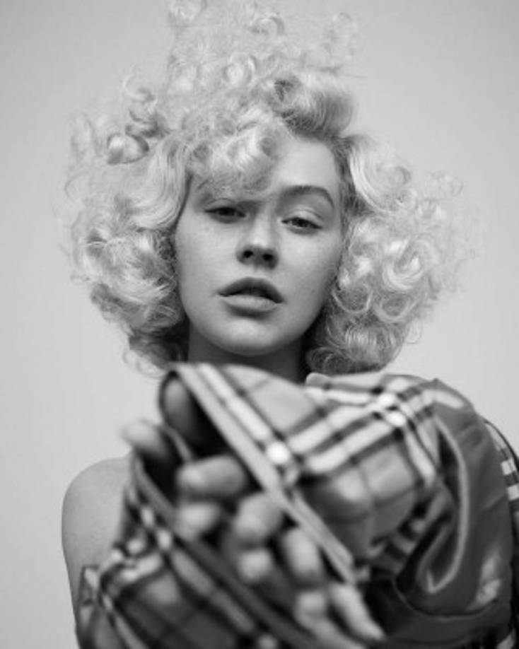 Después de seis temporadas como jurado para el programa de talentos 'The Voice' Aguilera anunció que se encuentra trabajando en su nuevo disco, aunque de momento no ha revelado el título y la fecha de lanzamiento.<br/>