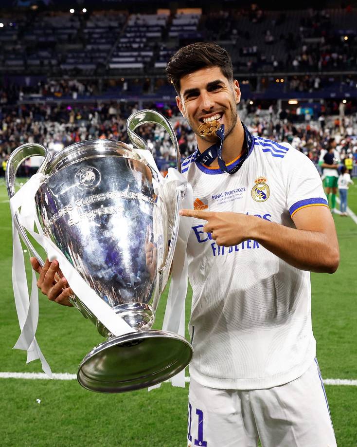 Marco Asensio: Está en veremos la continuidad del español en las filas del Real Madrid debido a la falta de minutos. Se menciona que el AC Milan está interesado en ficharle.