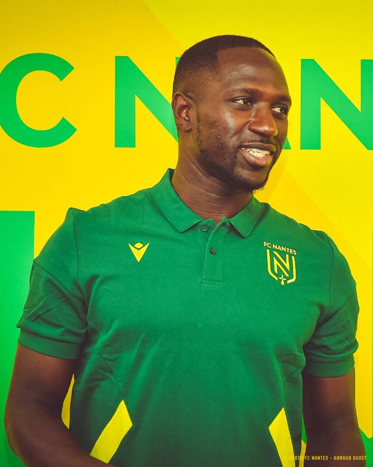 Moussa Sissoko es nuevo jugador del Nantes, el mediocampista francés llega procedente del Watford por 2 millones de euros y firma contrato hasta 2024.
