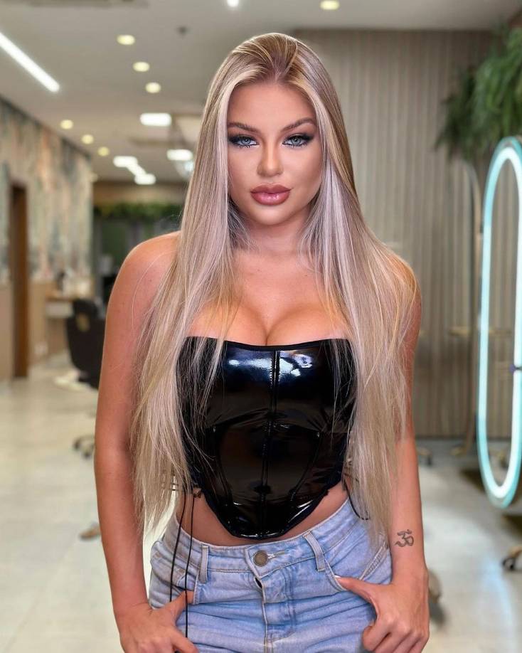 El portal brasileño UOL, por su parte, se hizo eco de las declaraciones de la modelo e influencer Letícia Sogiro. La mujer en cuestión afirmó haber mantenido un encuentro con la estrella del Real Madrid y ser la autora del audio que se viralizó.