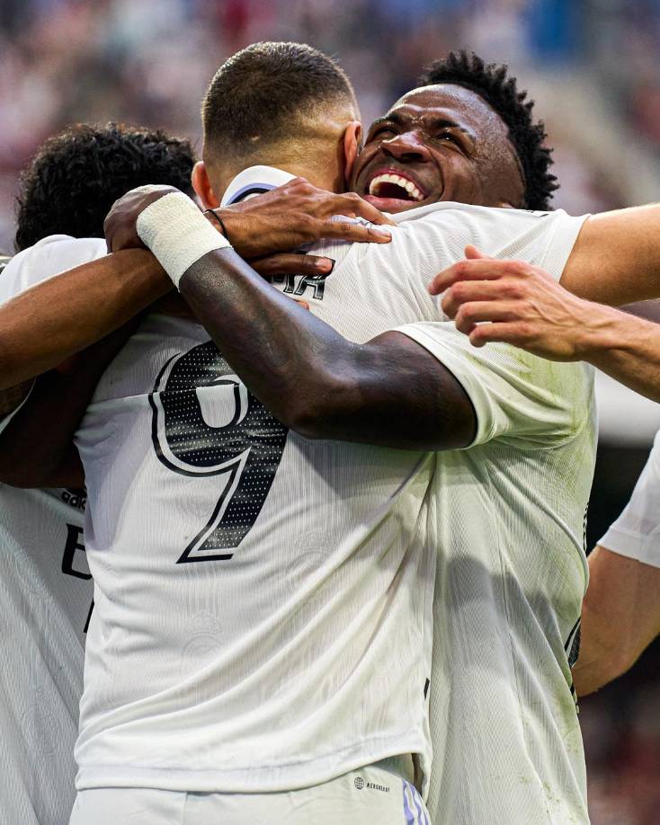 El primero en abrazare fue un Vinícius Junior que tras conocer su adiós compartió un emotivo mensaje en sus redes sociales.