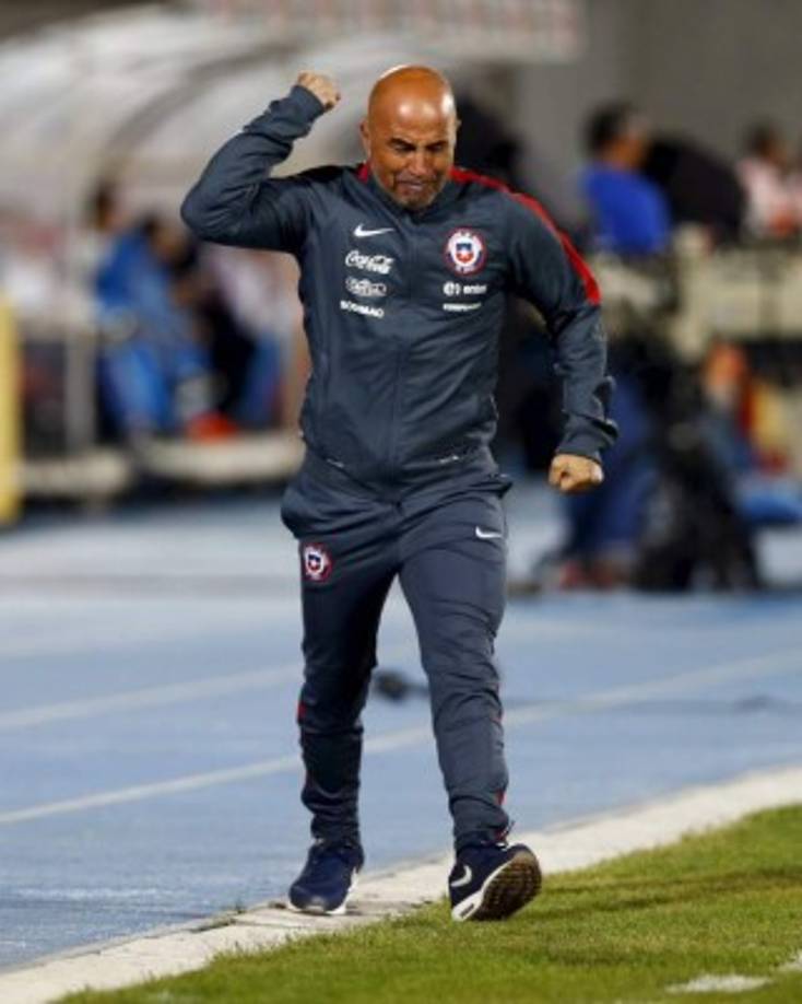 El argentino Jorge Sampaoli no llegó a tocar un balón como futbolista. En su rol de entranador ha logrado grandes cosas, la última fue ser campeón de la Copa América con Chile.