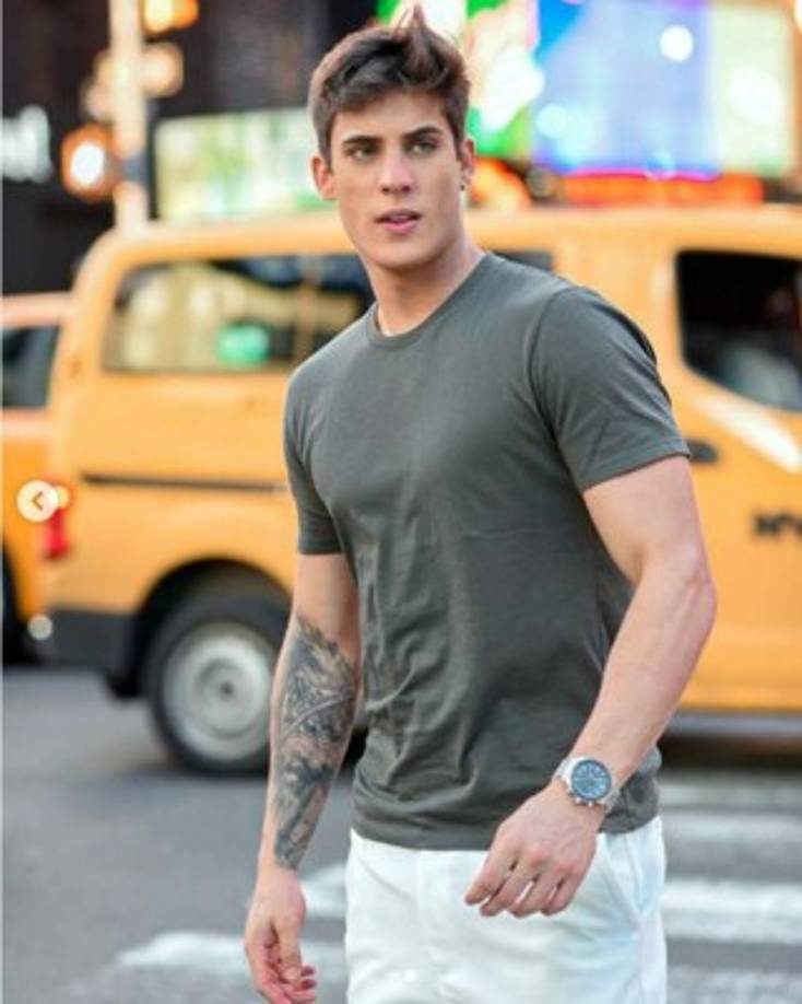 Tiago Ramos es un brasileño de apenas 22 años que se ha convertido, podría decirse, que en el ‘padrastro’ del futbolista Neymar.