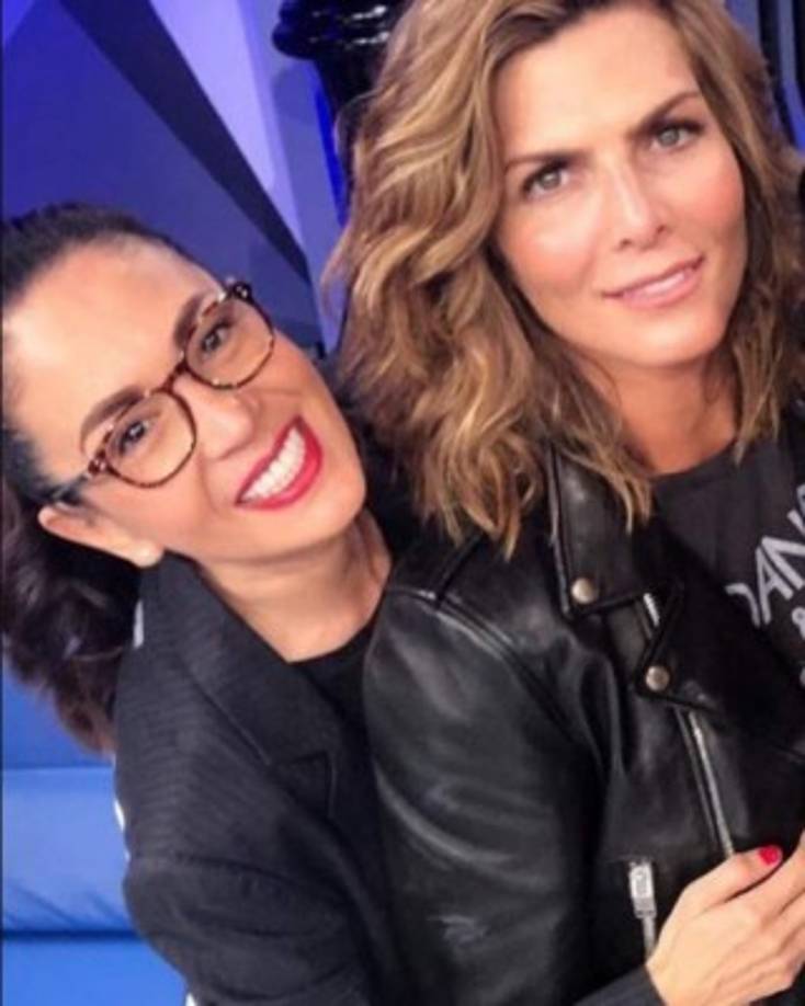 Una de las ex novias más conocidas de Montserrat es su gran amiga y colega Yolanda Andrade, con quien tiene el show Mojoe.