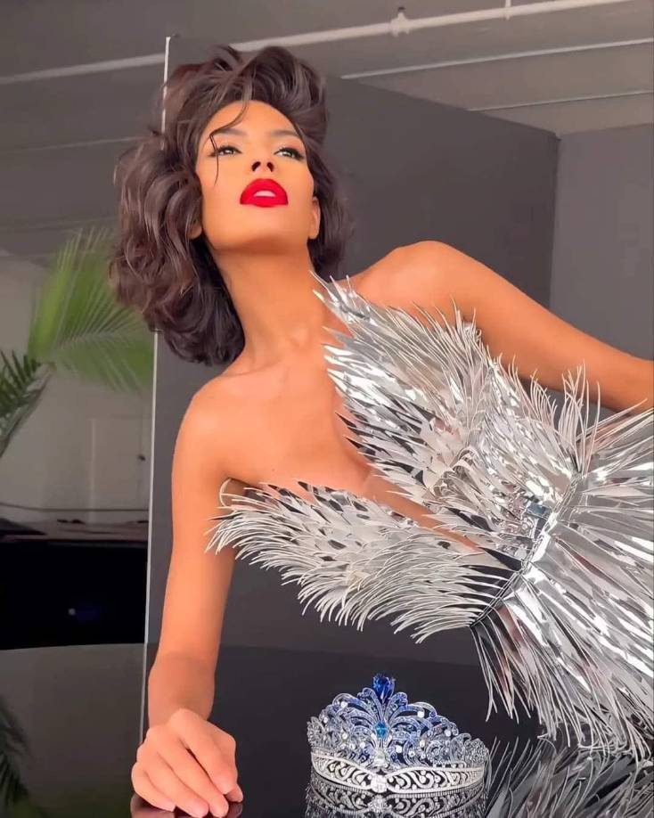 La guapa nicarguüense, Sheynnis Palacios con su porte, belleza y elegancia sigue conquistando la fama mundial como la mujer más bella del mundo, así lo sigue demostrando en sus fotos oficiales.