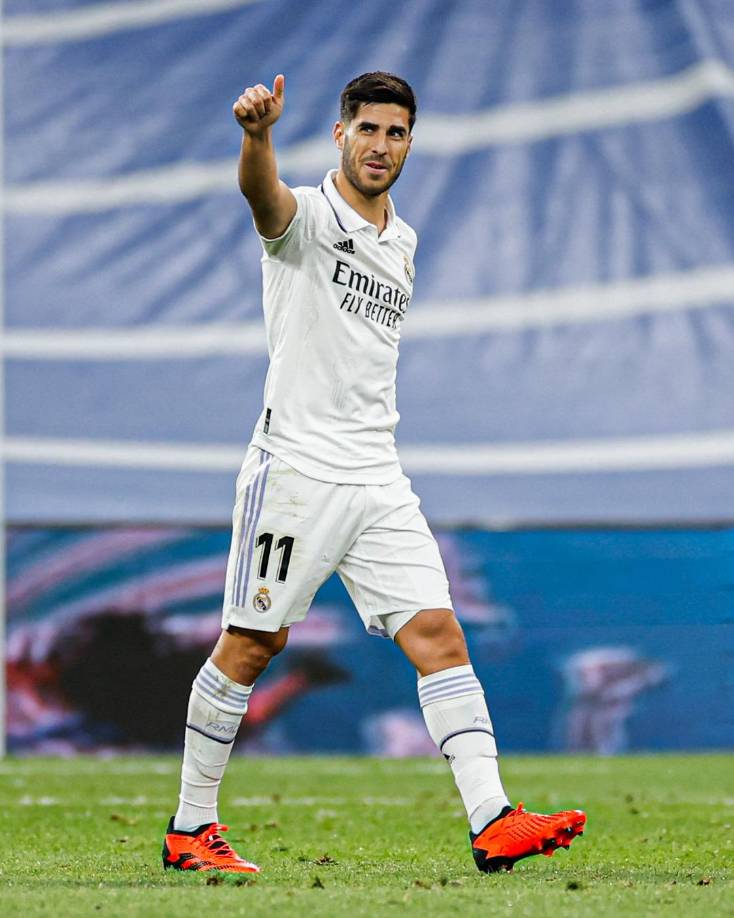 Asensio tiene decidido dejar al Real Madrid y según apunta Mundo Deportivo se debate entre dos opciones: PSG o Aston Villa.