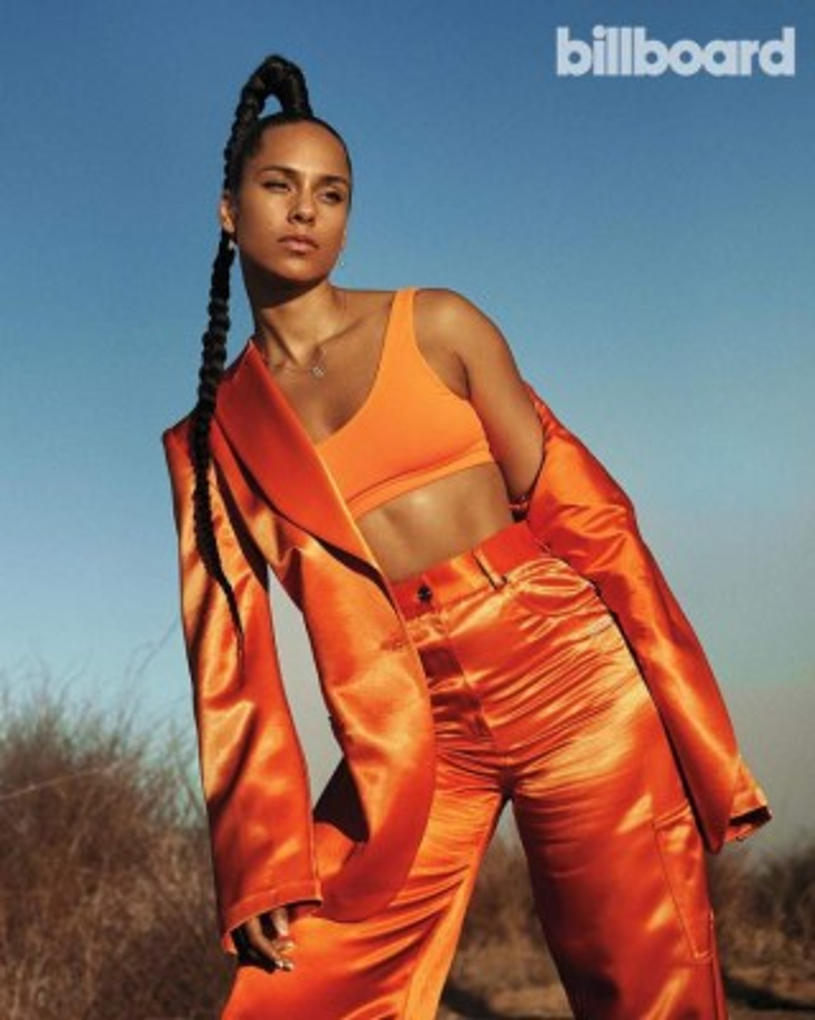 A lo largo de su carrera, Alicia Keys ha vendido más de 40 millones de discos a nivel mundial y se ha hecho acreedora de 15 premios Grammy, 17 premios Billboard y tres American Music Awards.