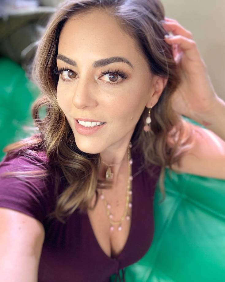 Adriana Nieto. La carrera de esta actriz mexicana prometía mucho. Luego de participar en La usurpadora y El privilegio de amar, Adriana obtuvo su primer (y único) protagónico en el 2009, con la telenovela Locura de amor, junto a Juan Soler, pero no terminó la telenovela, pues fue despedida por el productor, Roberto Gómez Fernández. Tras 15 años alejada de la pantalla, en el 2015, la actriz tuvo una participación en Como dice el dicho.