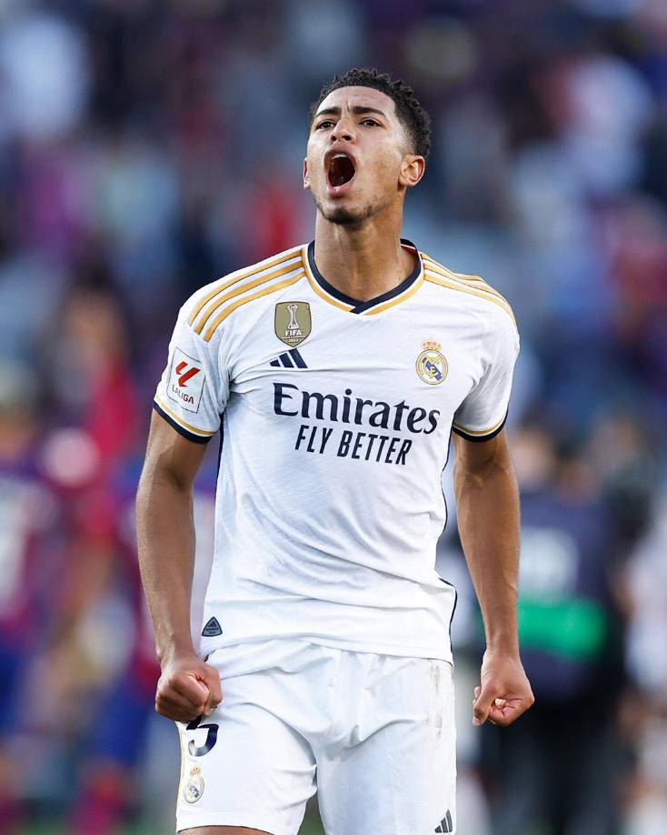 Bellingham - Ocupará esa posición entre el interior, mediapunta y falso nueve que tanto está desempeñando esta campaña y que tan bien le ha resultado. Es una pieza indiscutible para Ancelotti y disputará su segundo Clásico.