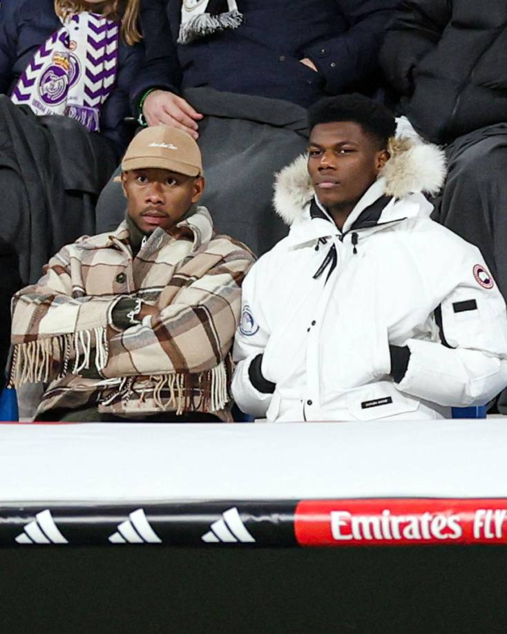 David Alaba y Aurélien Tchouaméni estuvieron en el Bernabéu apoyando a sus compañeros en el partido ante Atlético.