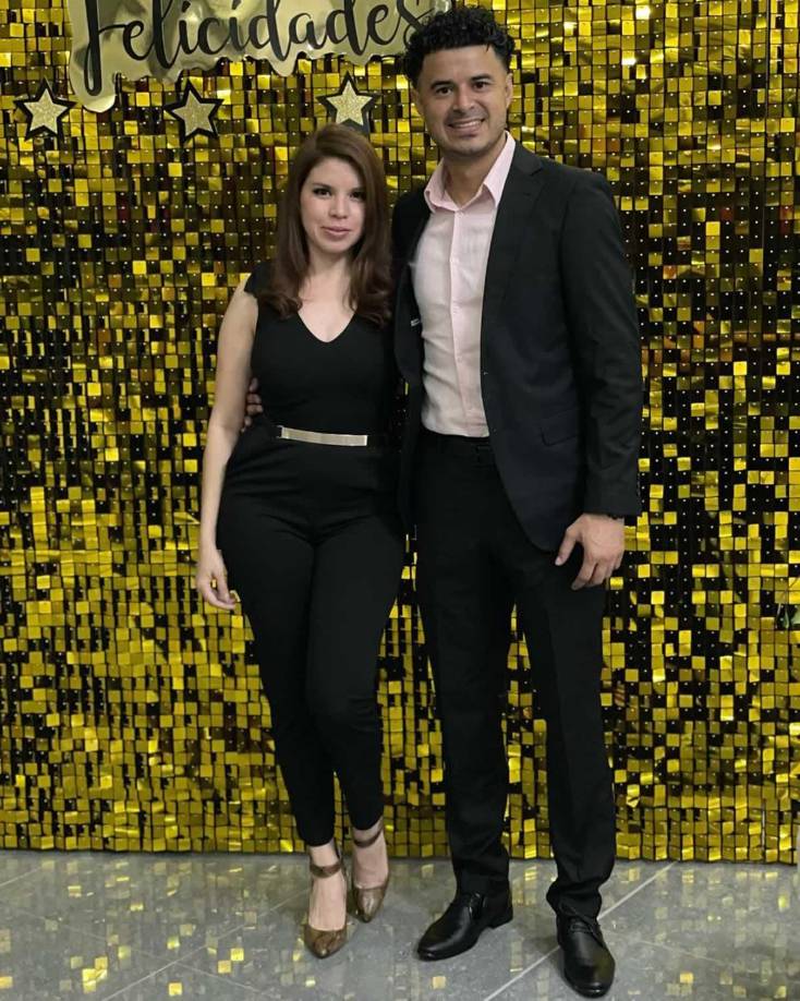 Hay que mencionar que Mely Dacosta es periodista profesional. Su título lo obtuvo en la Universidad Nacional Autónoma de Honduras.