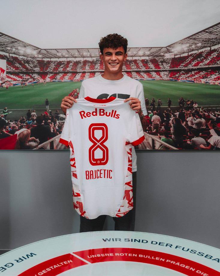 OFICIAL / Stefan Bajcetic sale del Liverpool y llega cedido al Red Bull Salzburgo.