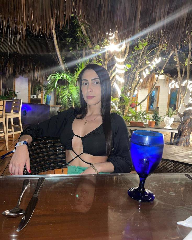 Patrícia Cavalheiro es la pareja sentimental del volante brasileño Yan Maciel del Olimpia.