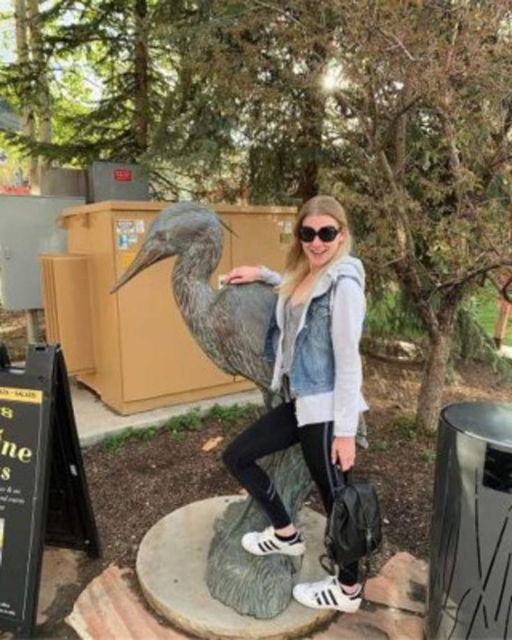 Tras la detención han salido a la luz detalles escalofriantes del caso. <br/><br/>Ayoola Adisa, acusado de asesinar y quemar el cuerpo de la estudiante de Utah, MacKenzie Lueck, pidió a un contratista erigir un habitáculo insonorizado, con acceso por huella dactilar, y ganchos en las paredes