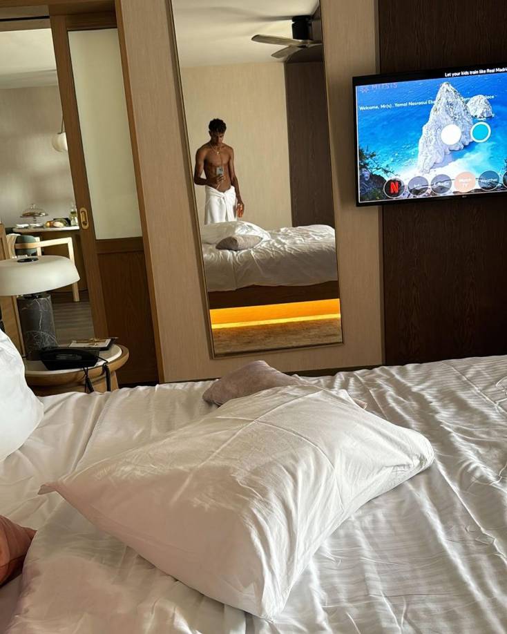 Y Lamine Yamal también publicó esta imagen desde la misma habitación.