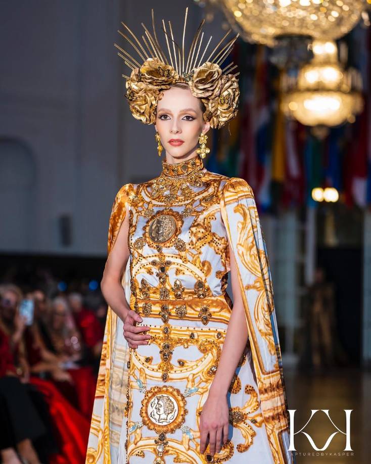 Los finos accesorios de la hondureña elevan cualquier diseño de vestir.