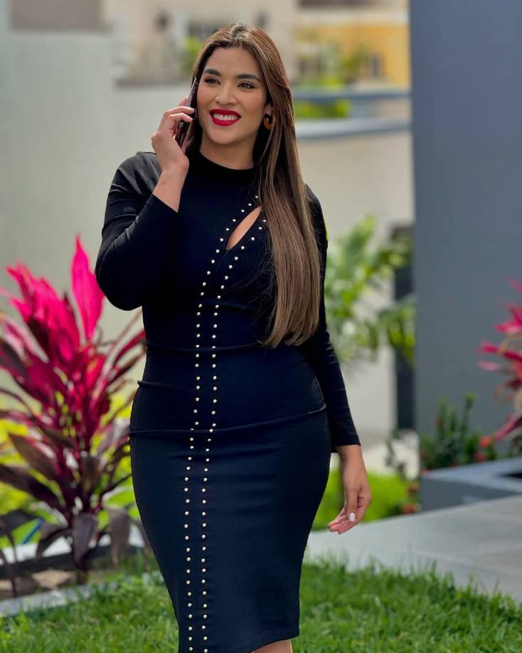 Y para finalizar su video, Carolina Lanza se “tiró” una bailadita con su camisa planchada e inundó de alegría sus <i>reels </i>de Facebook, contando una anécdota que hizo recordar viejos tiempos con sus madres o abuelas a sus seguidores.