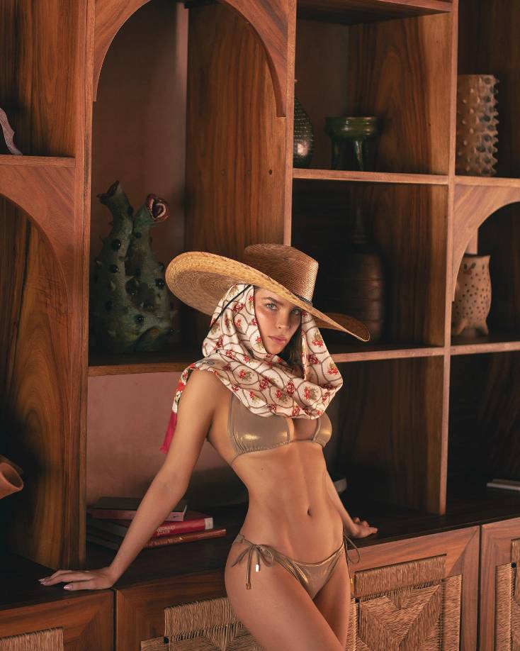 ”Feliz Día Mundial del Bikini”, se lee al pie de su post.