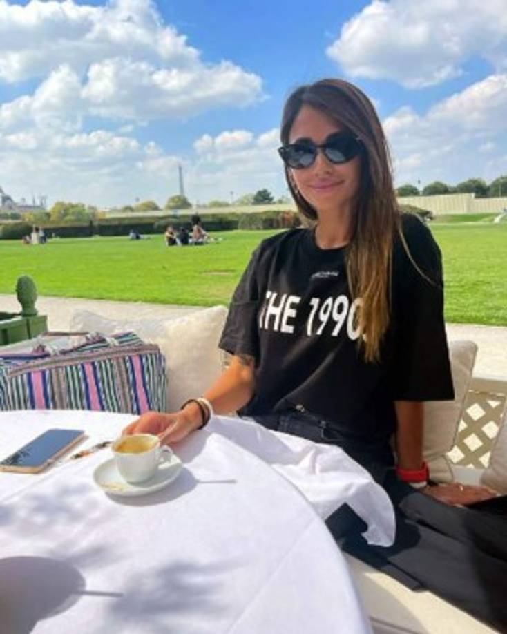Antonela Roccuzzo ya se ha empezado a adaptar a la hermosa ciudad de París.