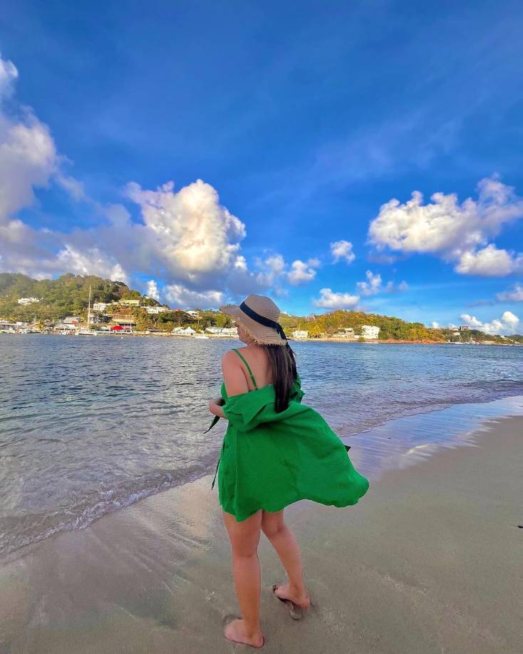 Estrada es una artista de maquillaje, su pasión por esta actividad la refleja en sus redes sociales. 