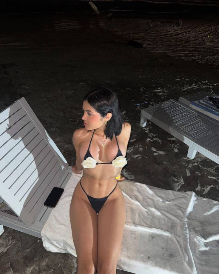 Varios de sus seguidores saltaron a sus redes sociales para dejar decenas de comentarios de halagos a su bella figura.